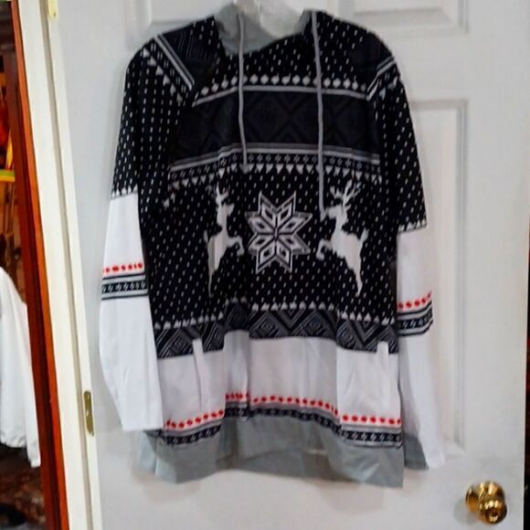 Tops - Christmas Hoodie 🎄 